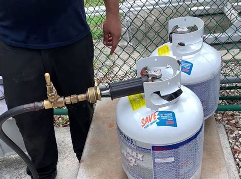 how much propane gas does a gas stove use